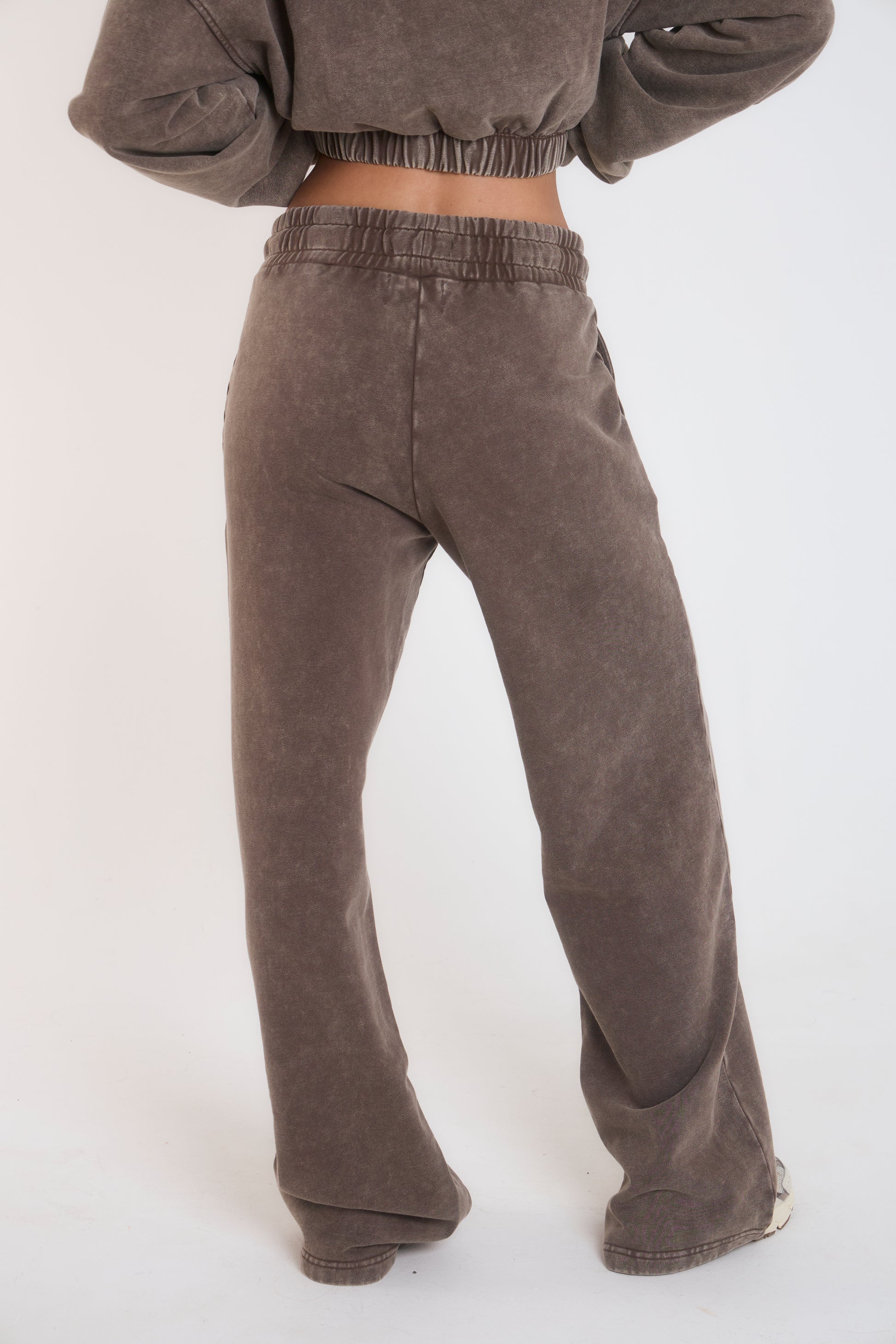THH Wide Leg Jogger - Mocha