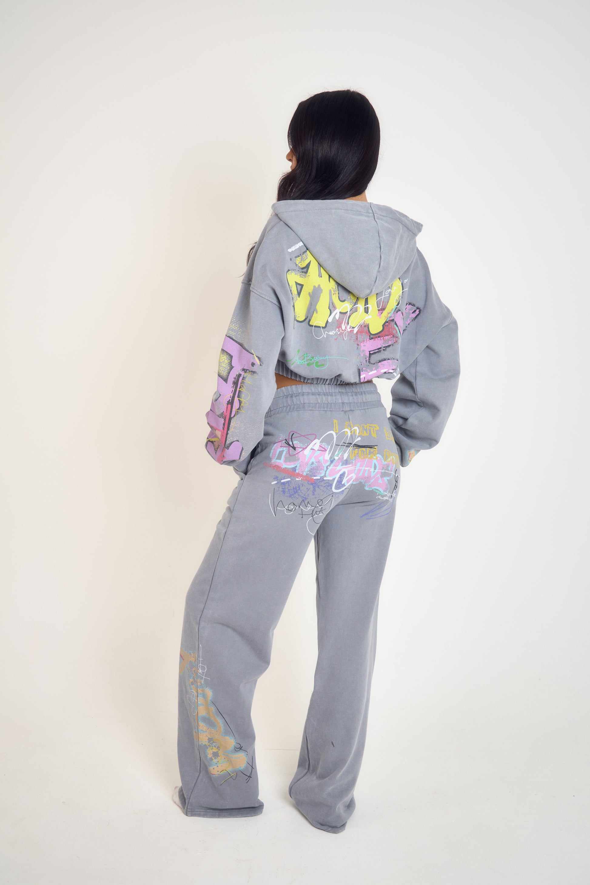 THH Wide Leg Jogger - Grey Graffiti